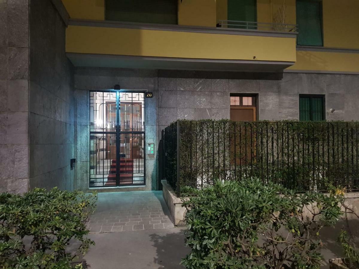 Cosy Lägenhet Milano Exteriör bild